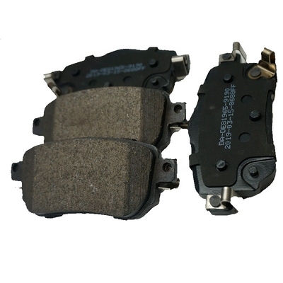 基準番号 P14823.02 OE 440603981R 440605889R用のセラミック低金属ディスクブレーキパッド